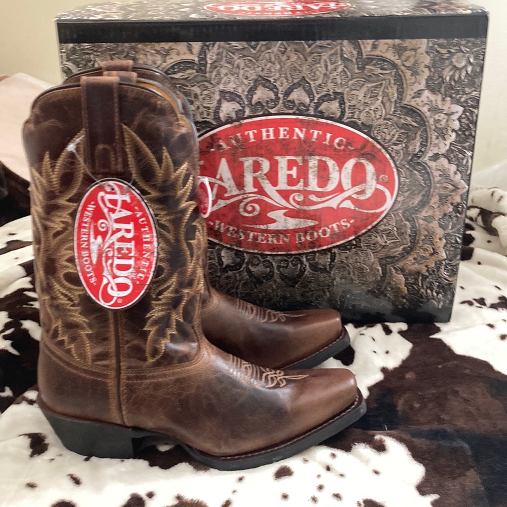 Laredo tan distressed cowboy boots 9.5